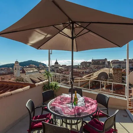 Semesterbostad Mila *